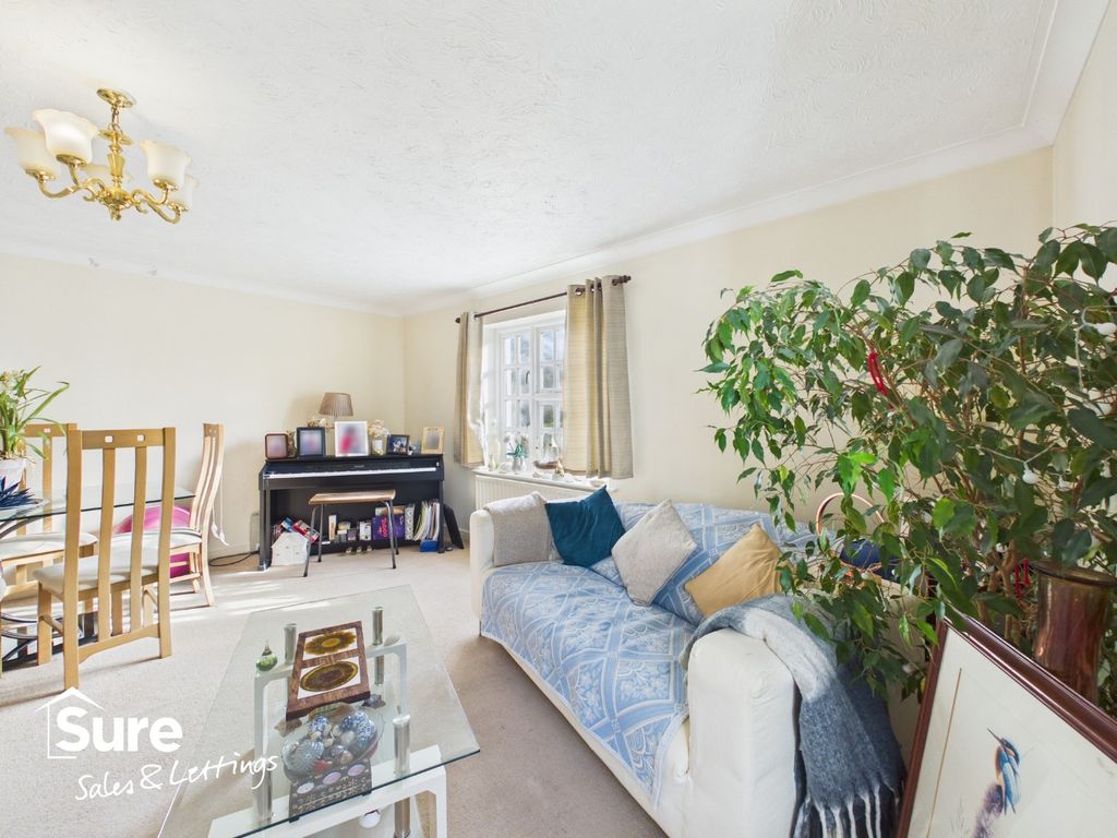 Property photo 2 of 33 4854823