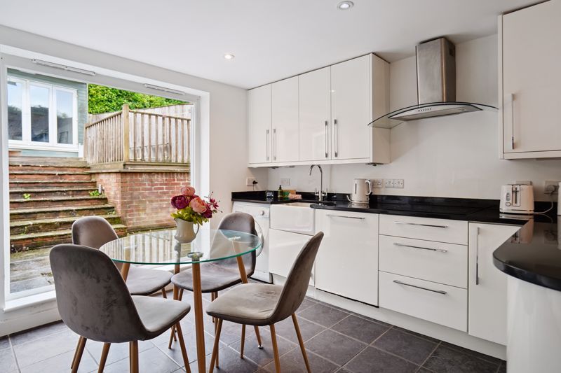 Property photo 2 of 11 Photo 6