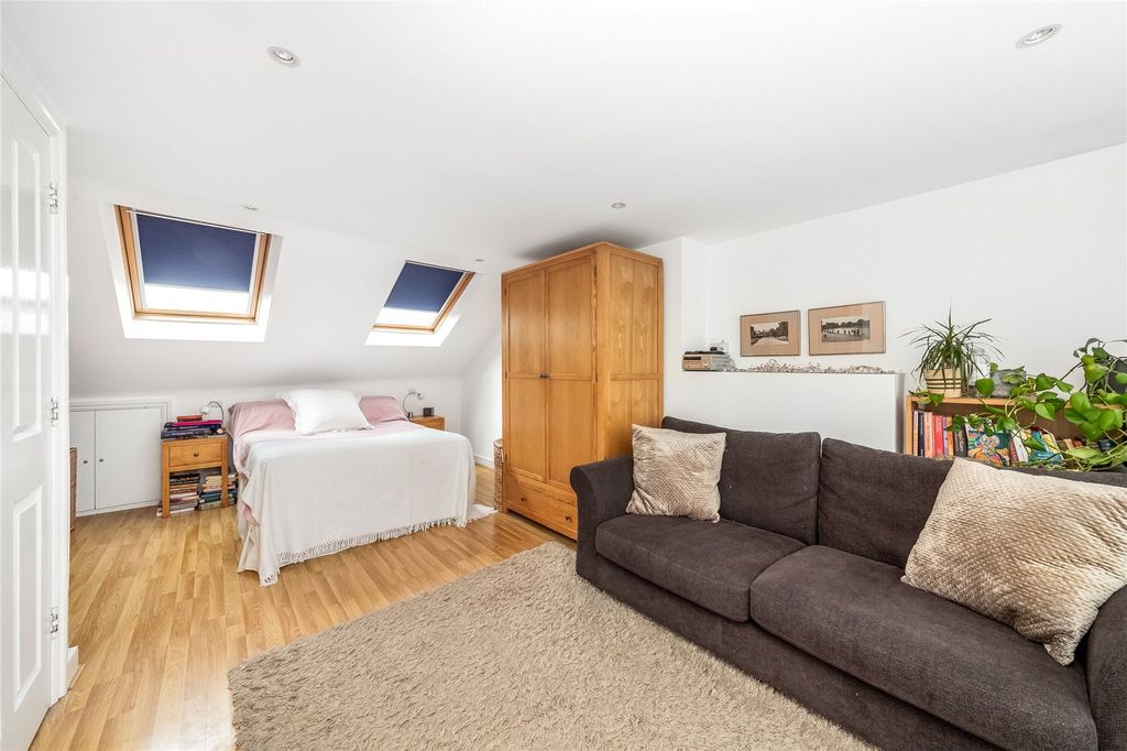 Property photo 3 of 15 Picture No. 02