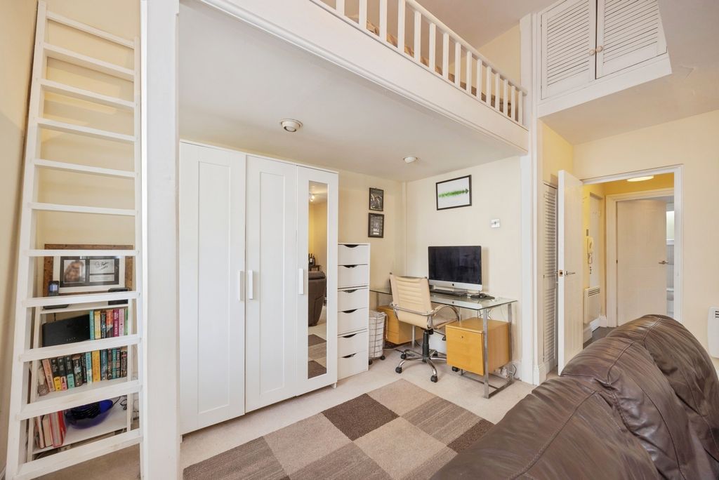 Property photo 2 of 12 Pbox-Img.Jpg