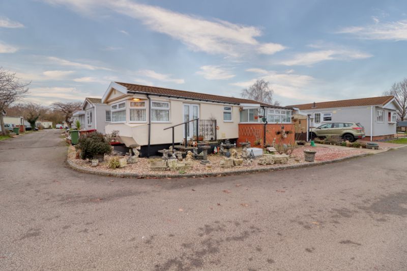 Property photo 1 of 7 Frontal