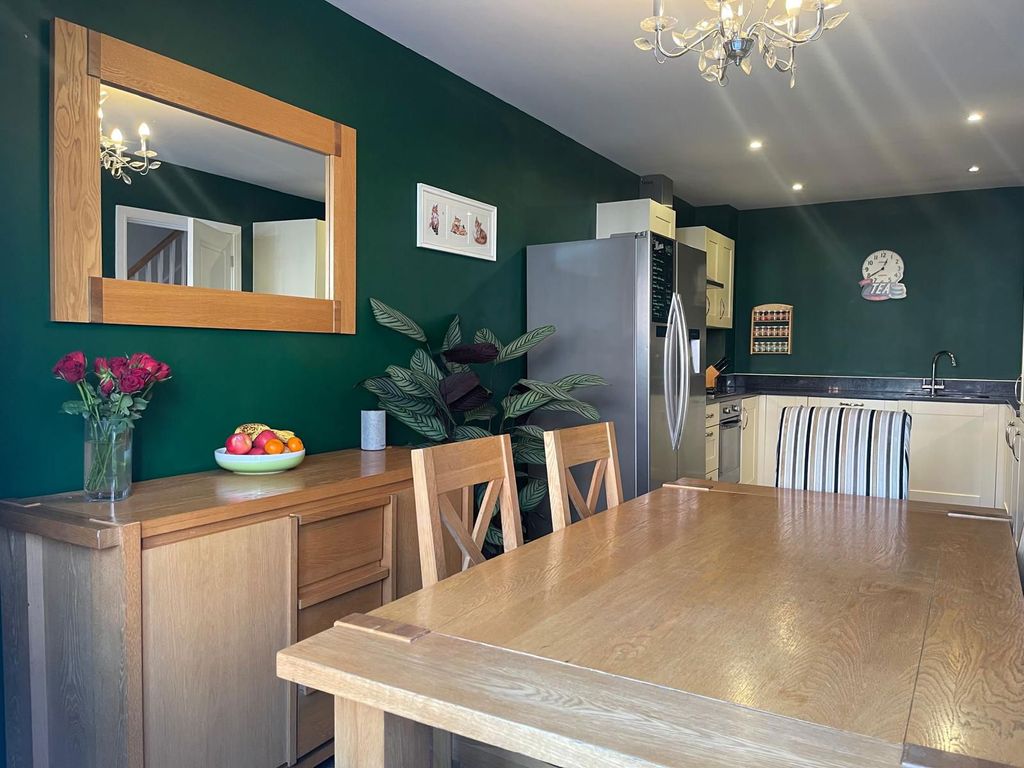 Property photo 1 of 31