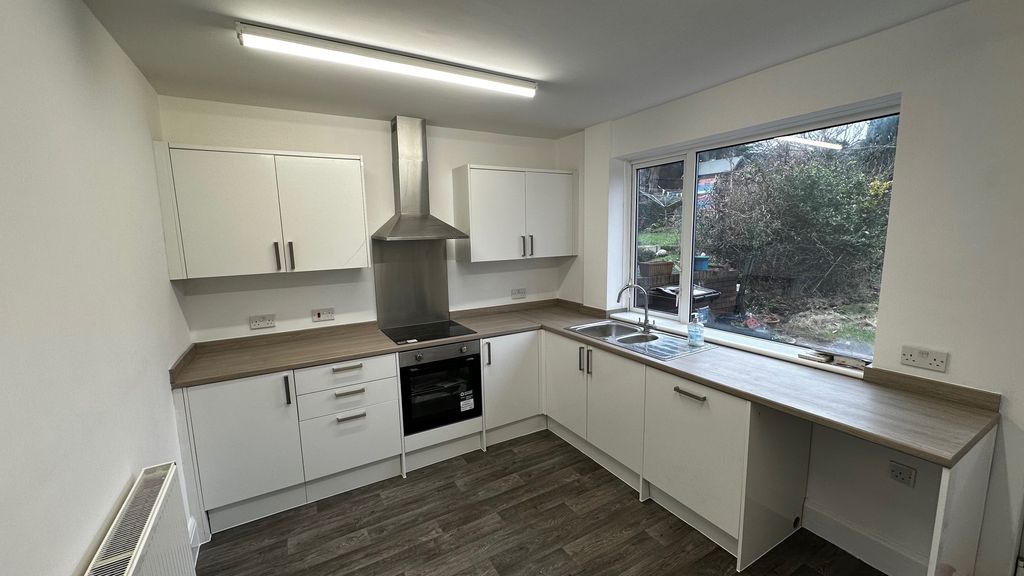 Property photo 1 of 18 Image