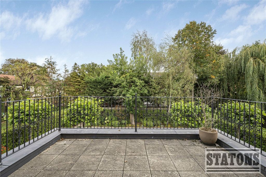 Additional image 5 of 2 bed flat for saleUplands Park Road, Enfield EN2
