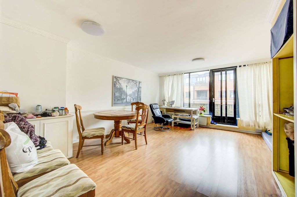 Property photo 2 of 11