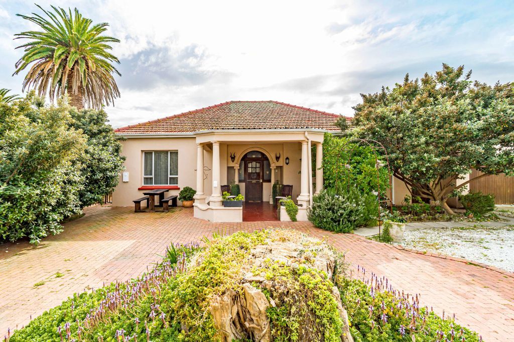 Property photo 1 of 30 Sw1722448