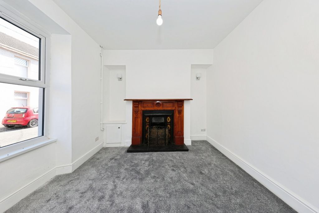 Property photo 3 of 18 Pbox-Img.Jpg