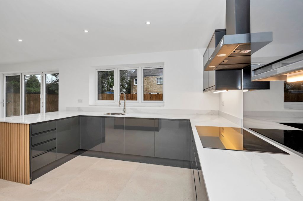 Property photo 3 of 23