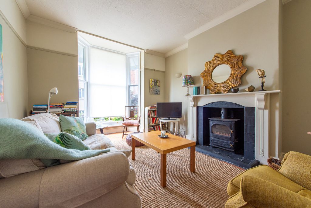 Property photo 2 of 22