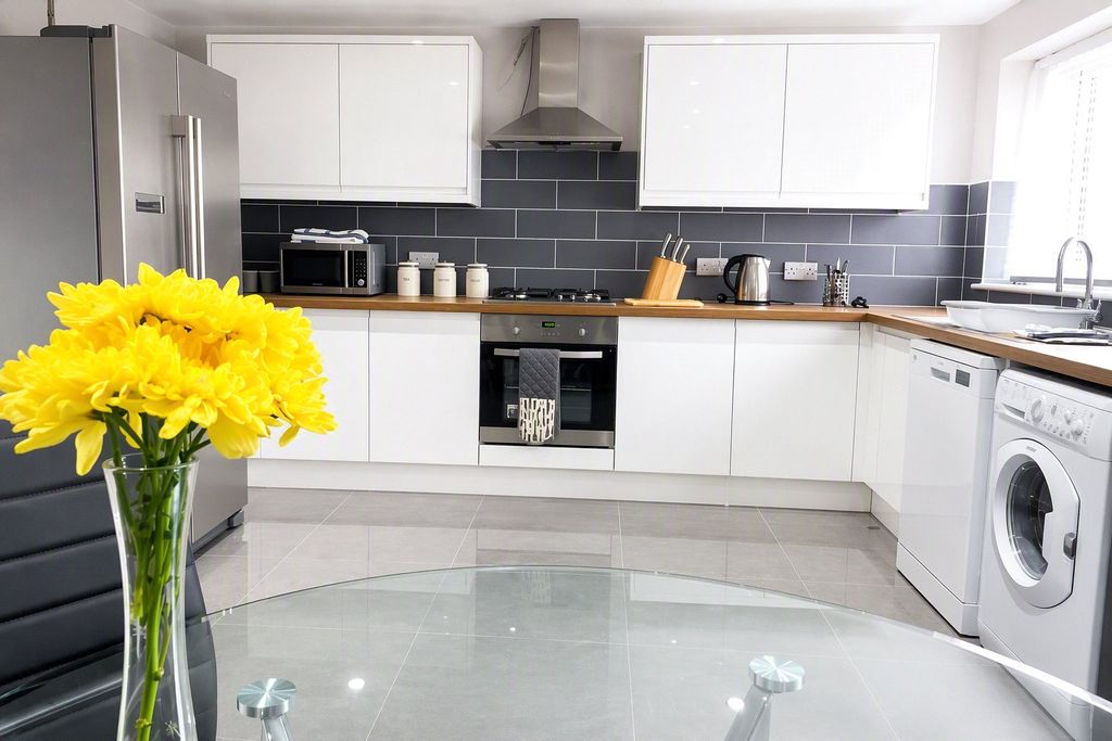 Property photo 2 of 9 Picture No. 06