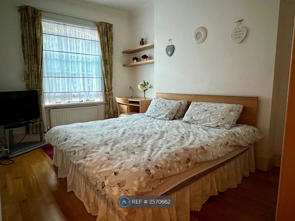 Property photo 1 of 12 Master Bedroom