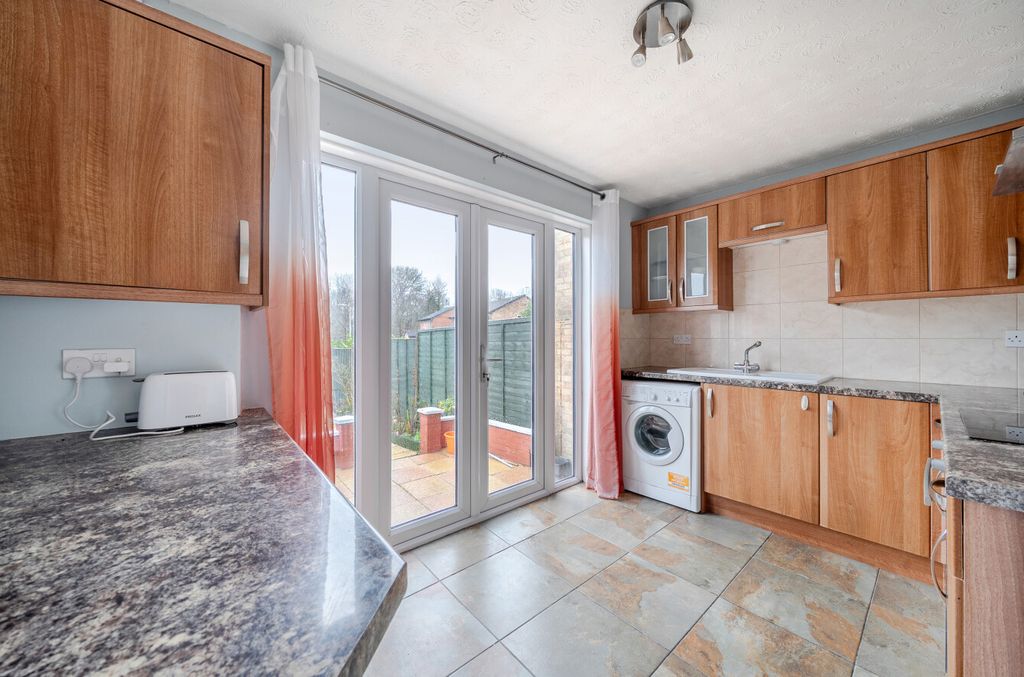 Property photo 3 of 9 1401132-9-6968Df3...