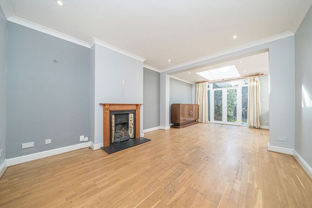 Property photo 2 of 7