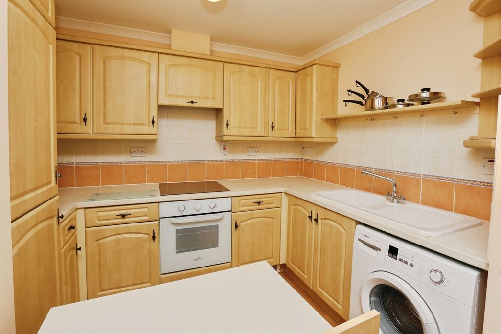 Property photo 2 of 14