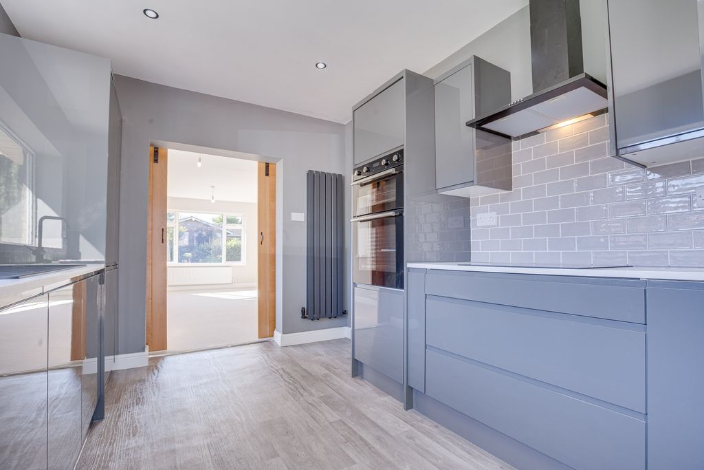 Property photo 3 of 30 Kitchen 1.3