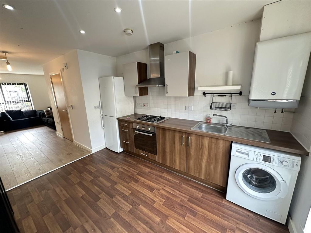 Property photo 3 of 19