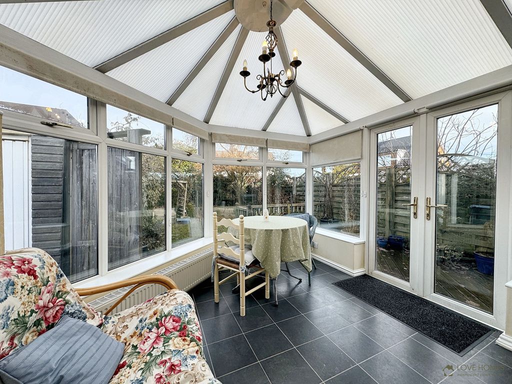 Property photo 2 of 27