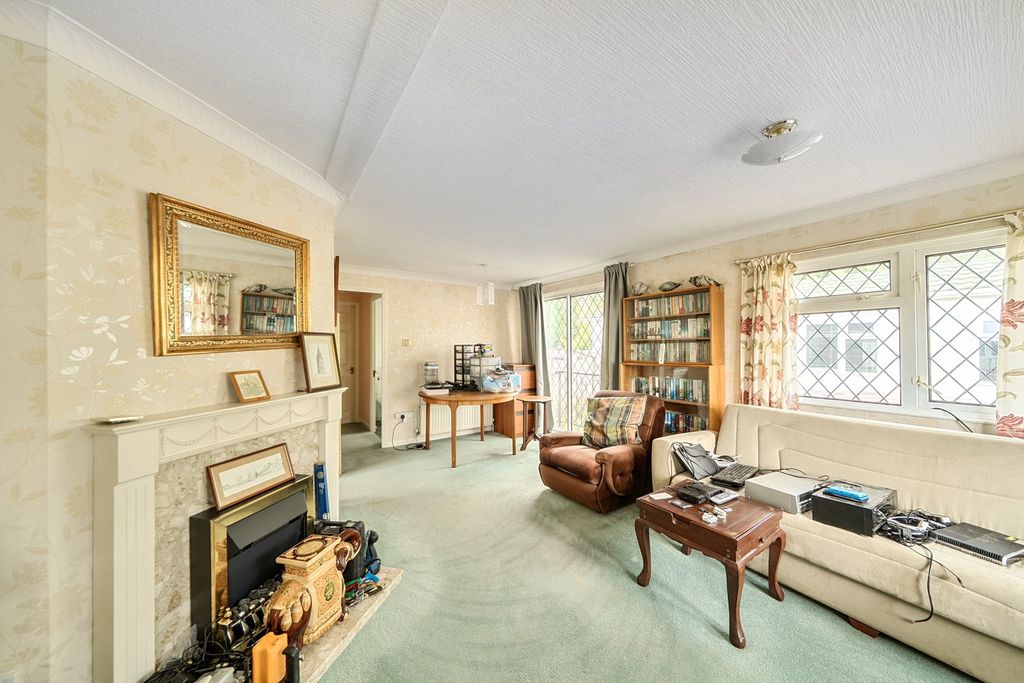 Property photo 2 of 14