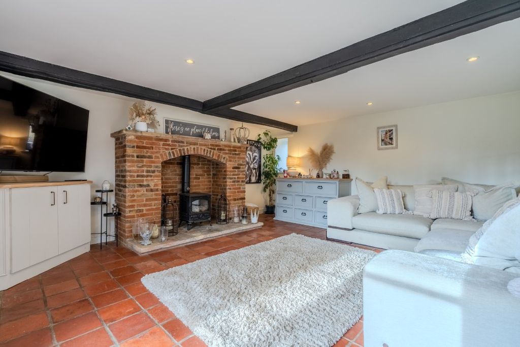 Property photo 2 of 25