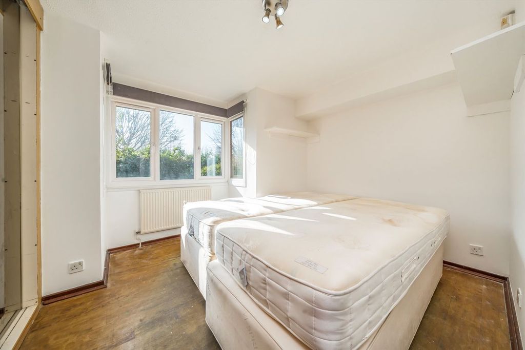 Property photo 3 of 4