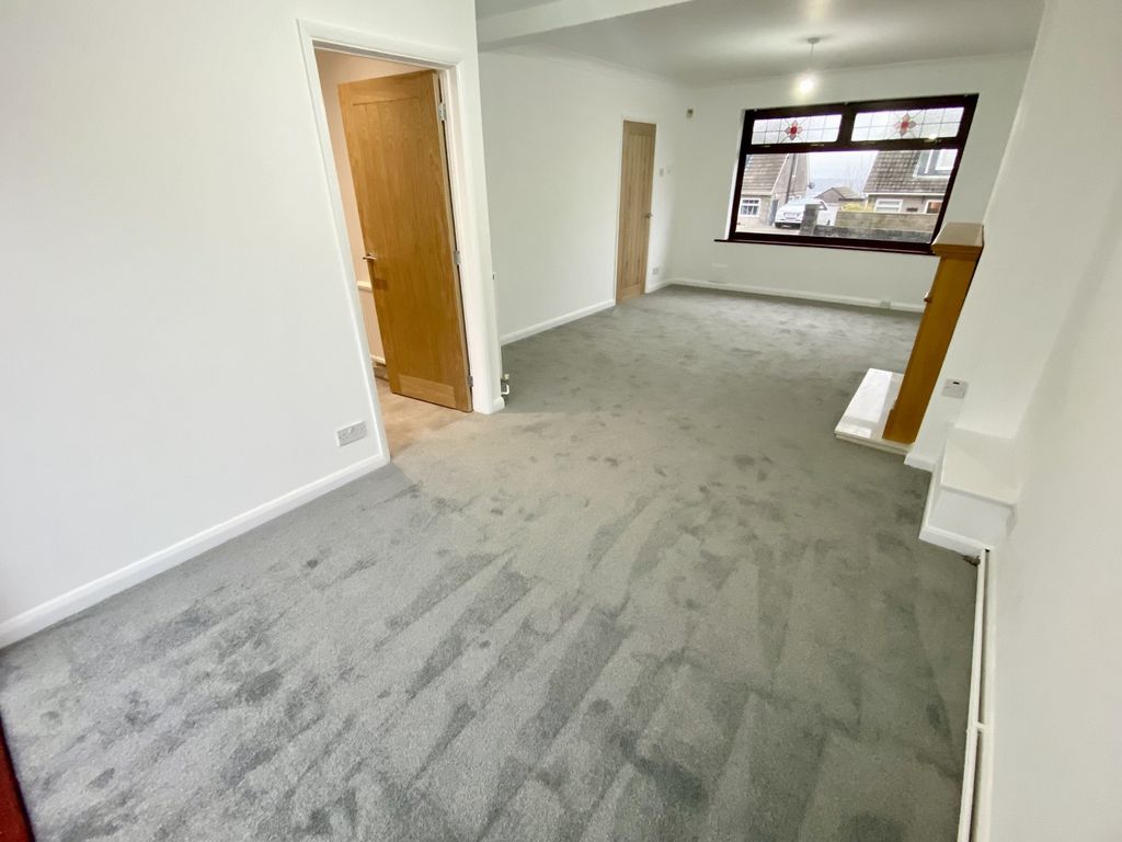 Property photo 3 of 13 Lounge-Dining Room