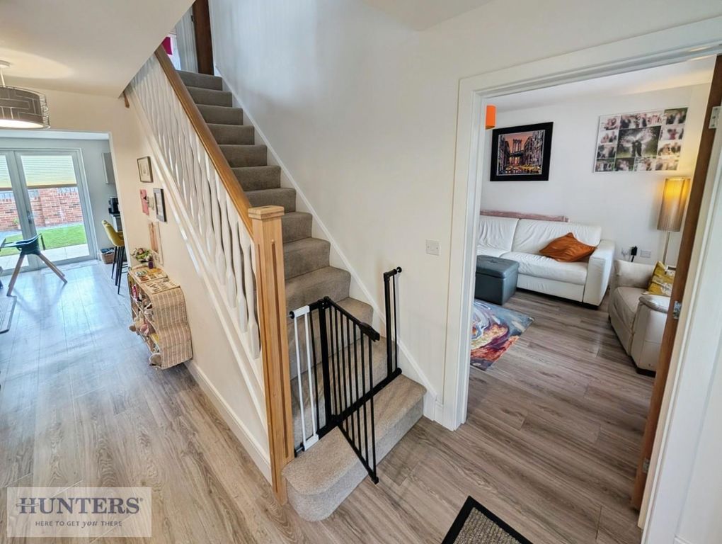 Property photo 3 of 22 Entrance Hallway