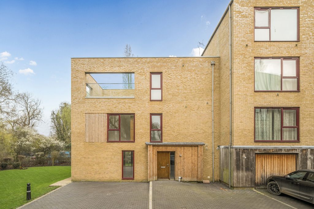 Property photo 1 of 19 1424628-1-69Aef8E...