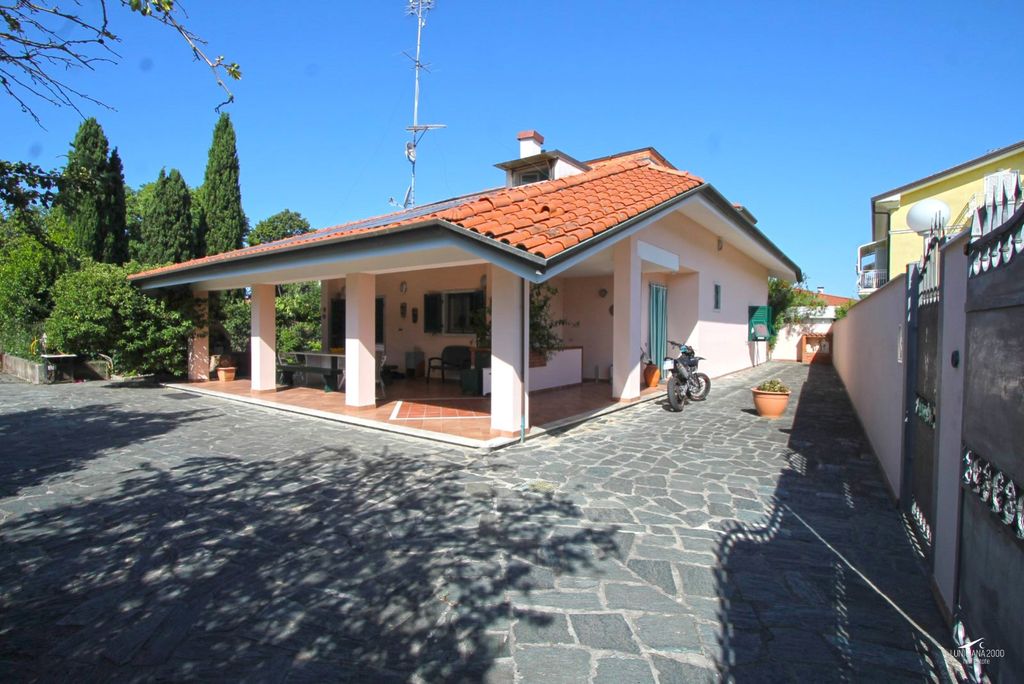 Property photo 1 of 44