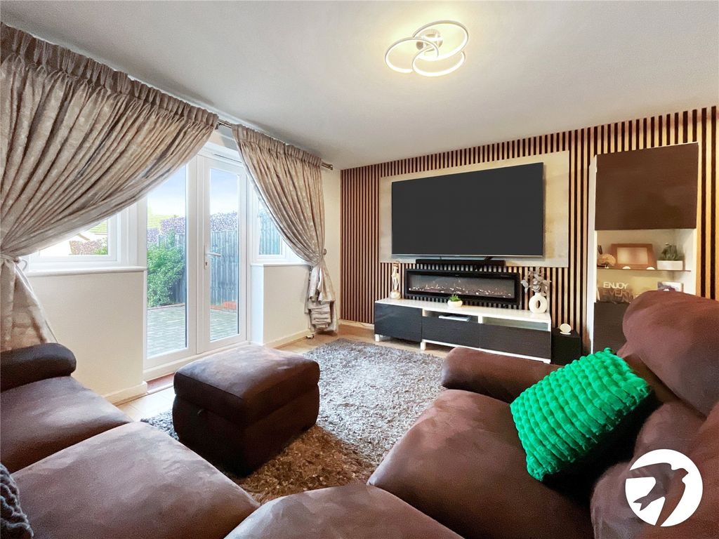 Property photo 2 of 19 Picture No. 17