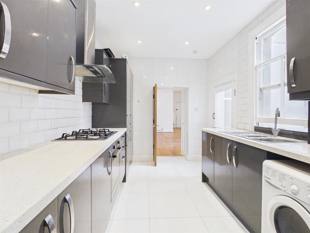 Property photo 3 of 14 Kitchen Best Shot