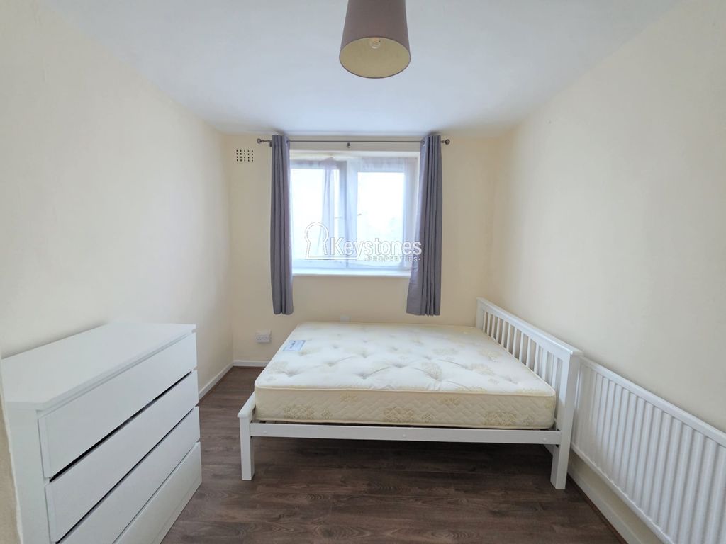 Property photo 3 of 10 Double Bedroom