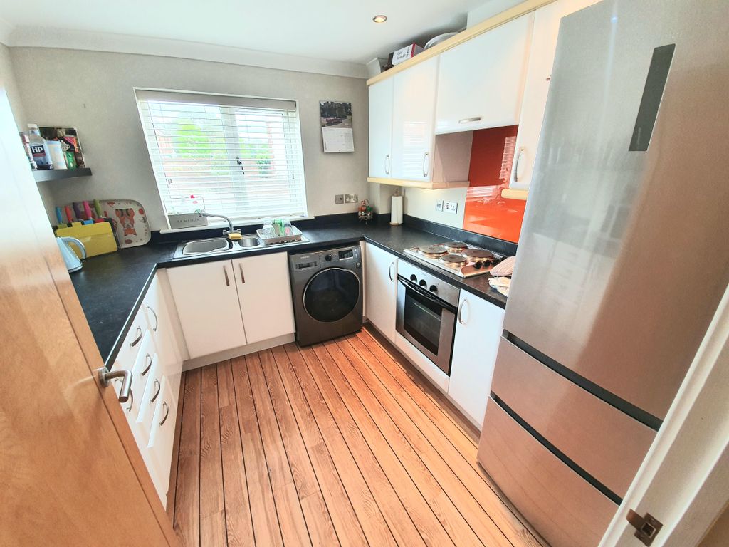 Property photo 2 of 16 Image