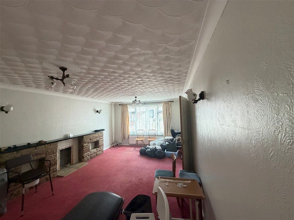 Property photo 3 of 9 Lounge/Diner