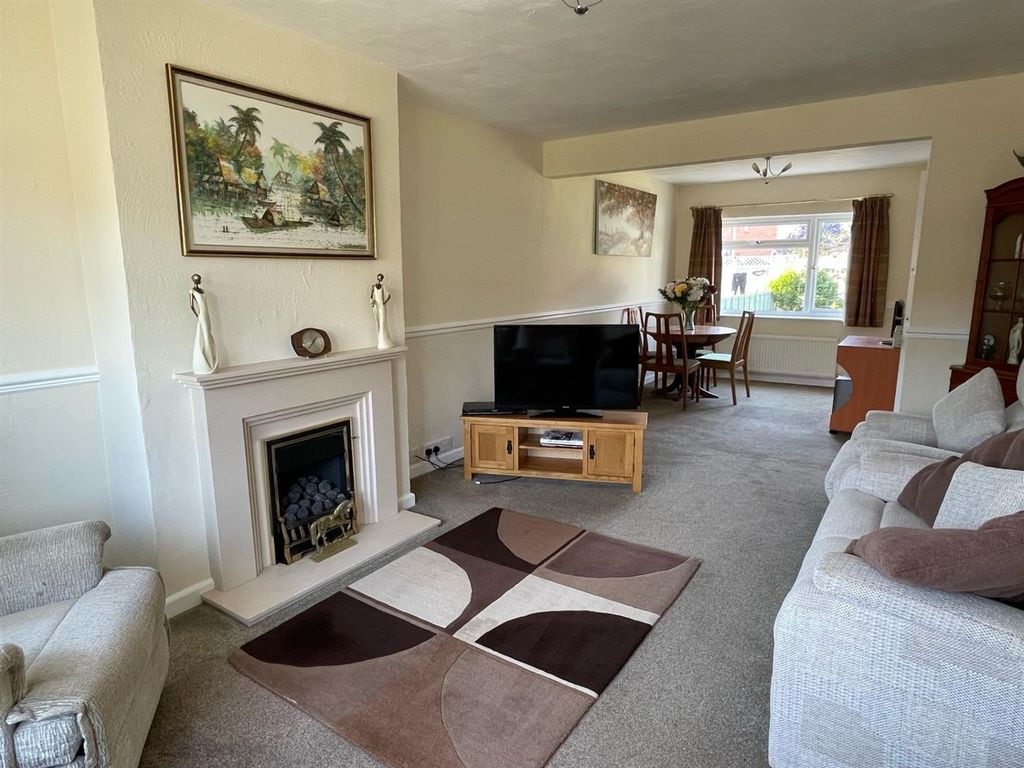 Property photo 2 of 18 Lounge..Jpg