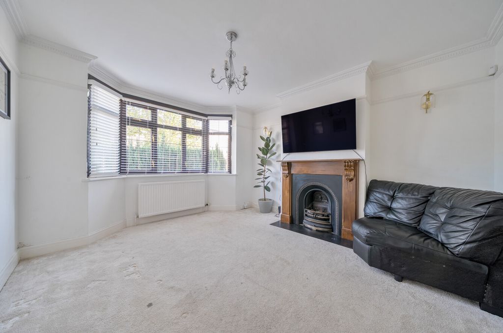 Property photo 2 of 24 1361858-1-68Dbccb...