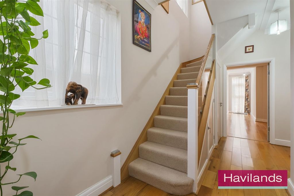 Property photo 2 of 23 Sherbrook Gardens-13.Jpg