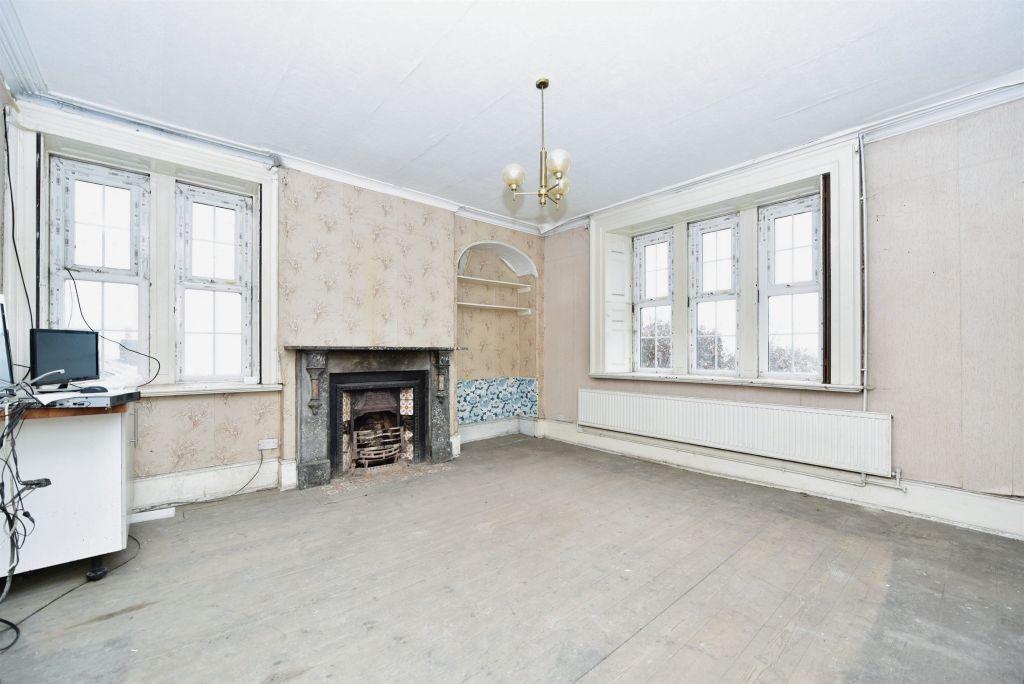 Property photo 3 of 21