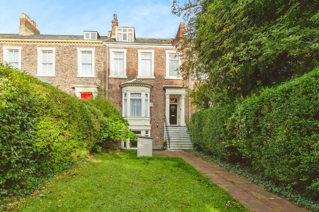 Property photo 1 of 18 External