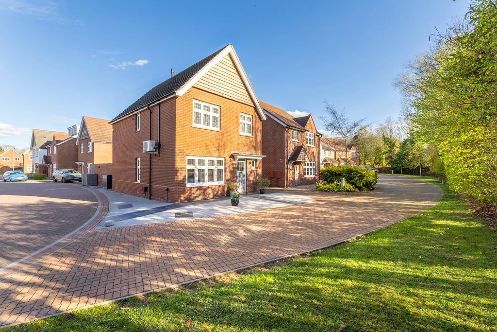 Property photo 1 of 15 Front