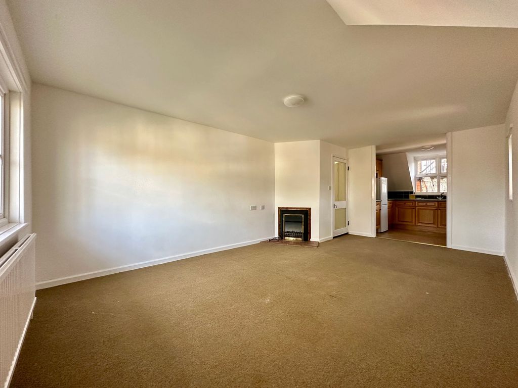 Property photo 3 of 12 Lounge/Diner