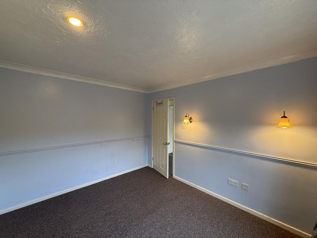 Property photo 3 of 16 Ground Floor Bedroom
