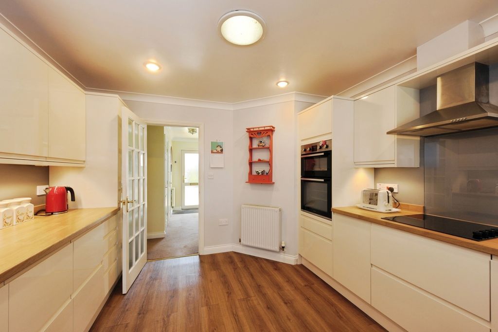 Property photo 3 of 18 Pbox-Img.Jpg