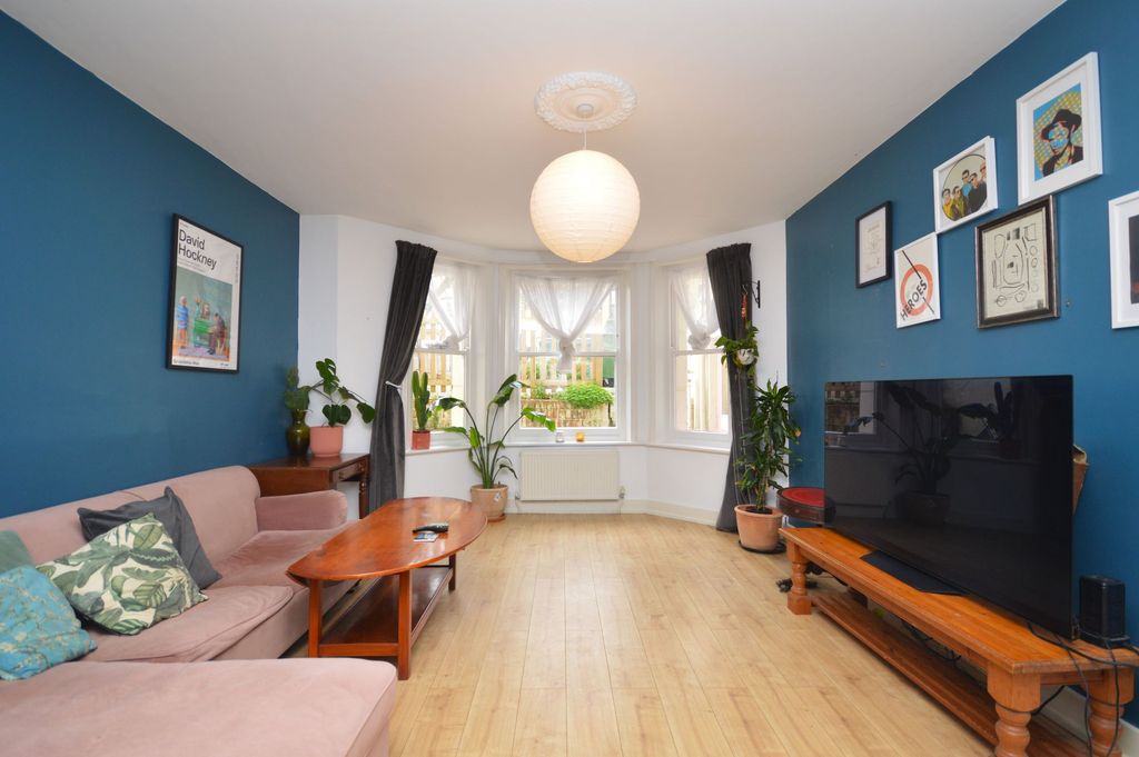 Property photo 2 of 19