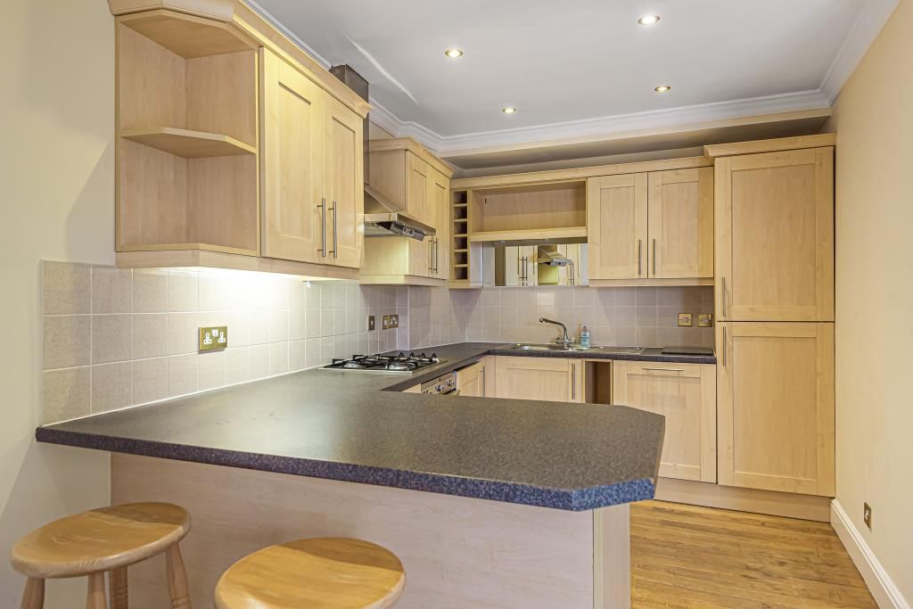 Property photo 2 of 11 Kitchen