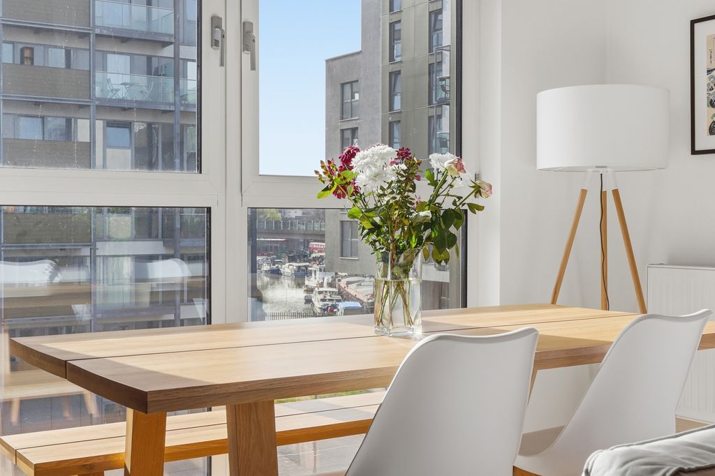 Property photo 3 of 17 Photo 3