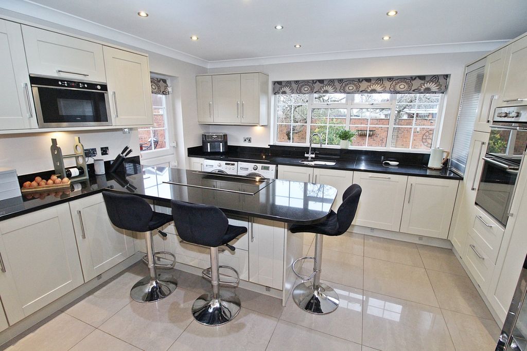 Property photo 3 of 24 924784