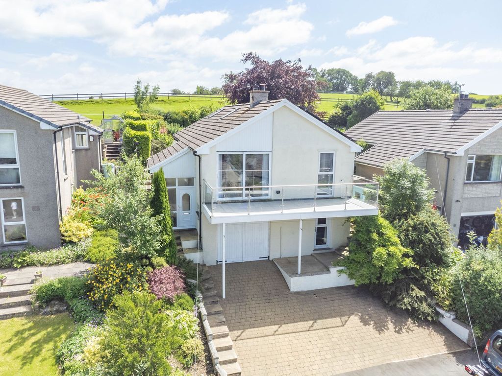 Property photo 1 of 32