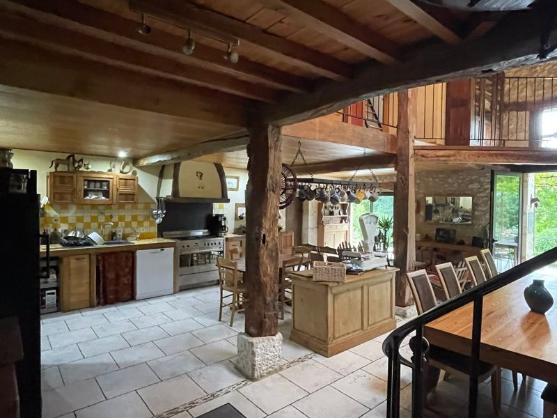 Property photo 3 of 10 Photo 3