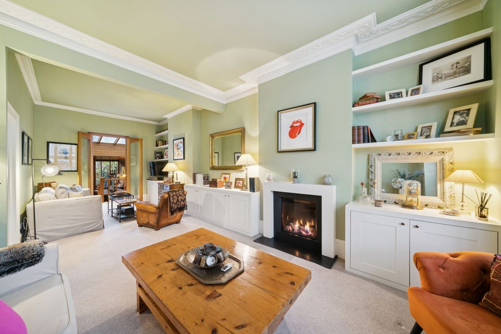 Property photo 3 of 19