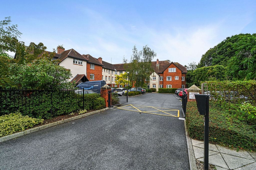 Property photo 2 of 21